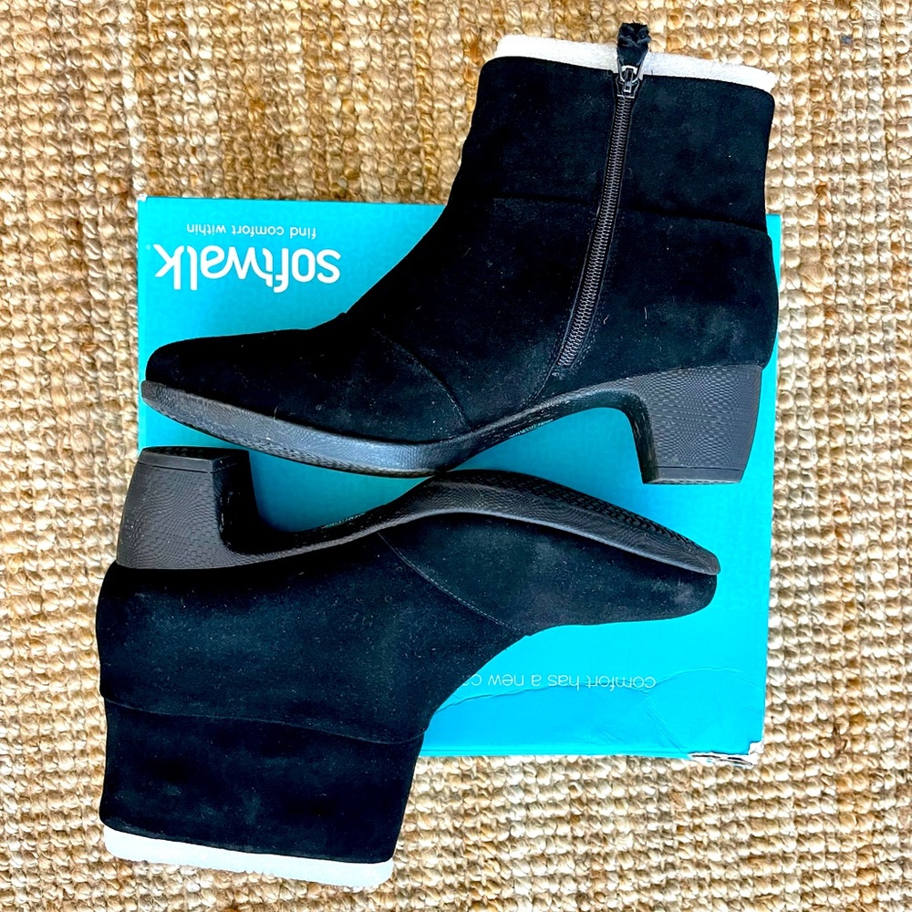 Softwalk Inspire 12W black suede women ankle boots low heels like new in the box